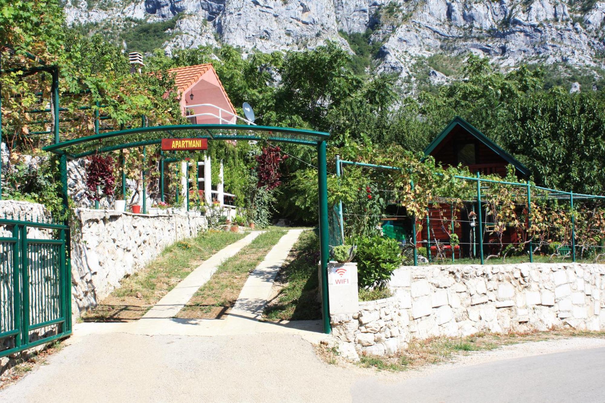 Holiday Village Ostrog Nikšić Dış mekan fotoğraf